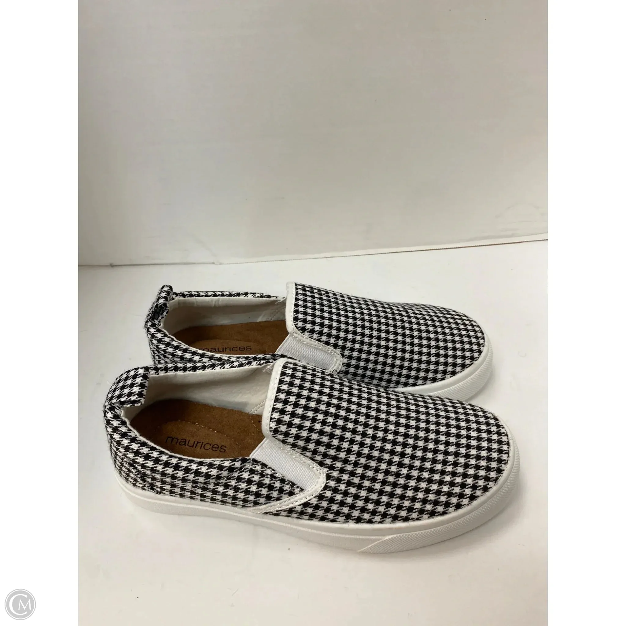 Shoes Sneakers By Maurices In Black & White, Size: 6.5