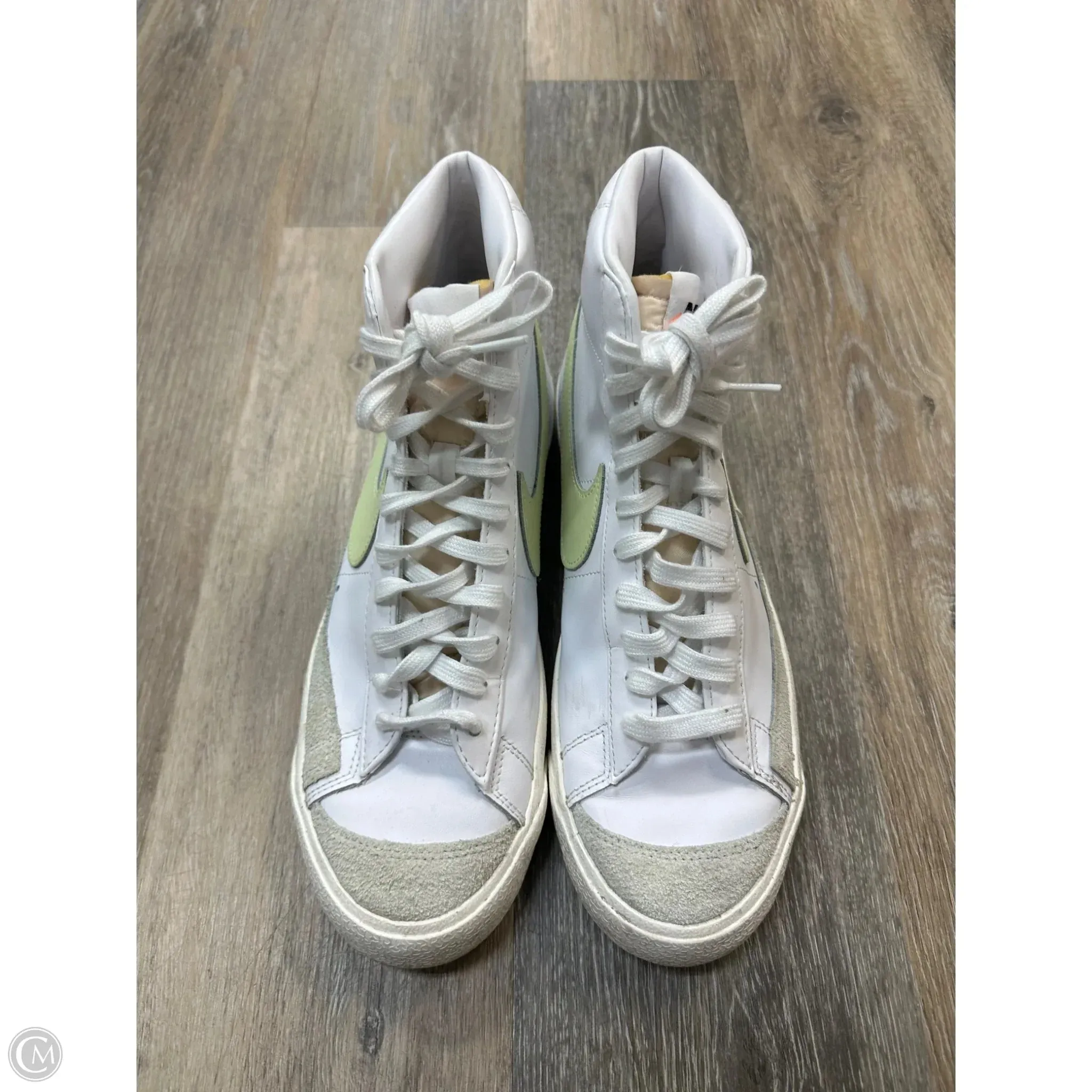 Shoes Sneakers By Nike In White, Size: 11.5