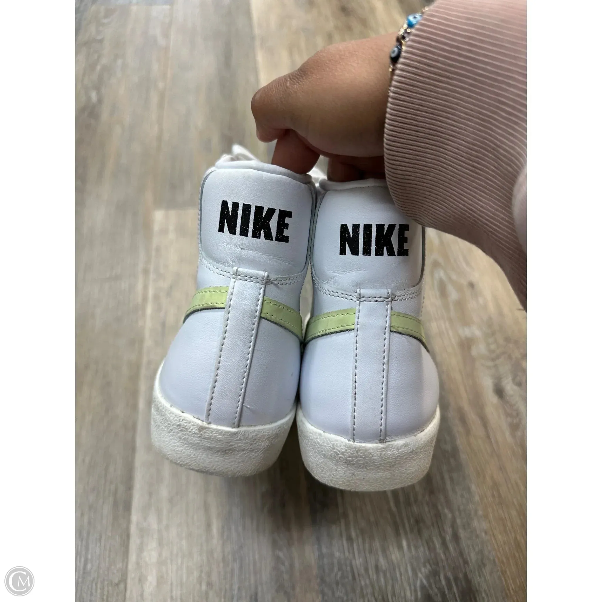 Shoes Sneakers By Nike In White, Size: 11.5