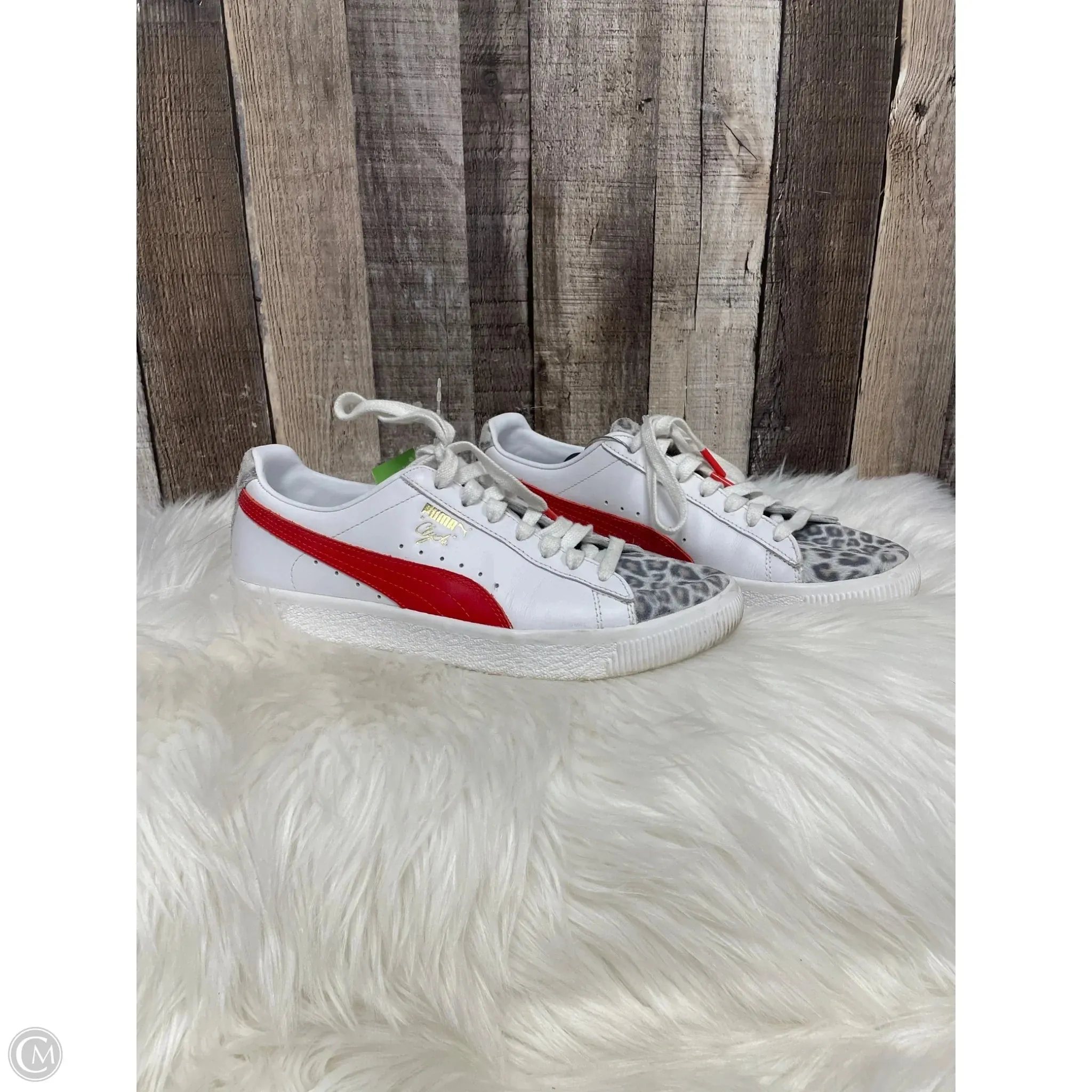Shoes Sneakers By Puma In White, Size: 9